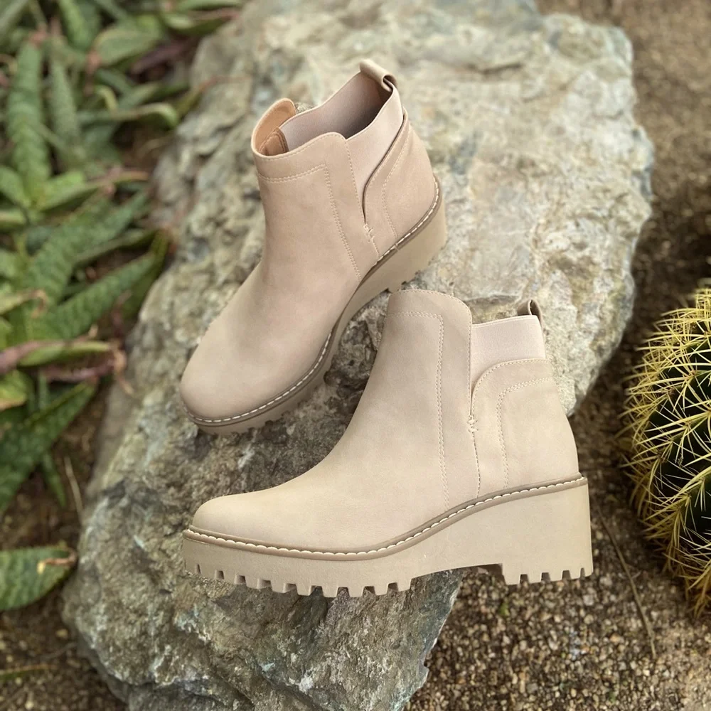 DOLCE VITA ⭐️NWOT Wedge Bootie in Dune